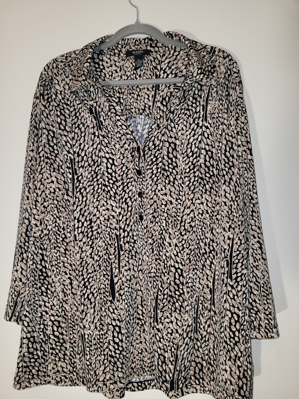 Alfani Black and Cream Abstract Leaf-Print Button-Down Top